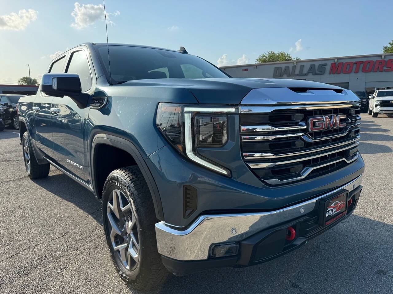 2024 GMC Sierra 1500 SLT — Pickup Truck — 16,176 mi — Garland, TX