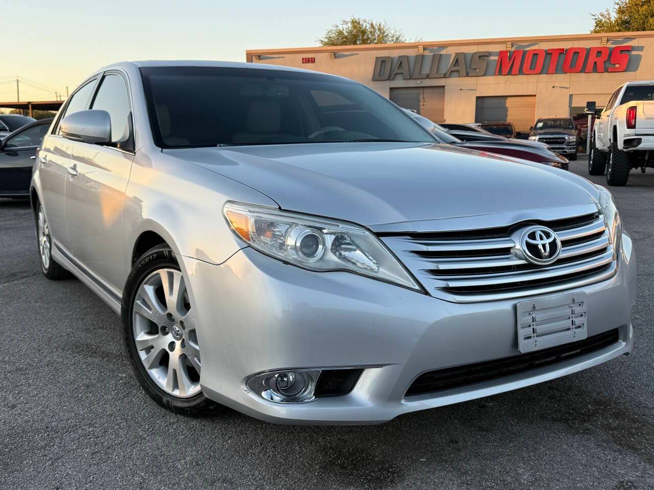 2011 Toyota Avalon Limited — Sedan — 155,623 mi — Garland, TX