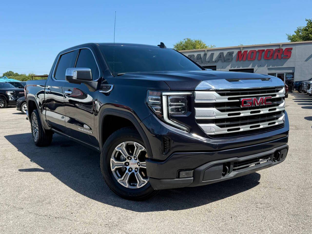 2024 GMC Sierra 1500 SLT — Pickup Truck — 28,975 mi — Garland, TX