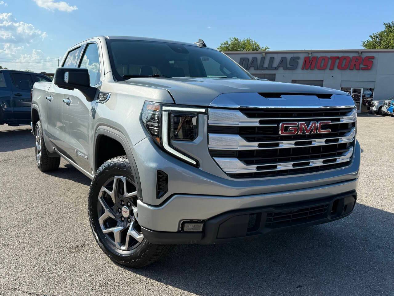 2024 GMC Sierra 1500 SLT — Pickup Truck — 3,428 mi — Garland, TX