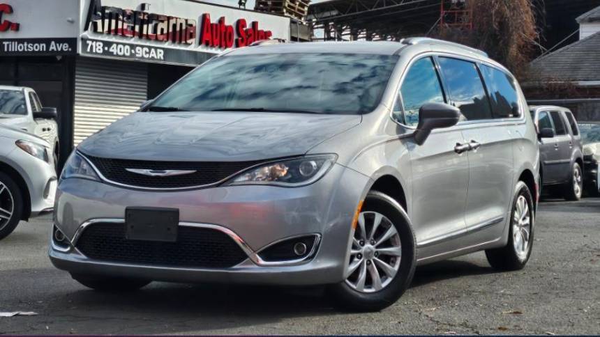 2018 Chrysler Pacifica Touring L — Minivan — 97,096 mi — Bronx, NY