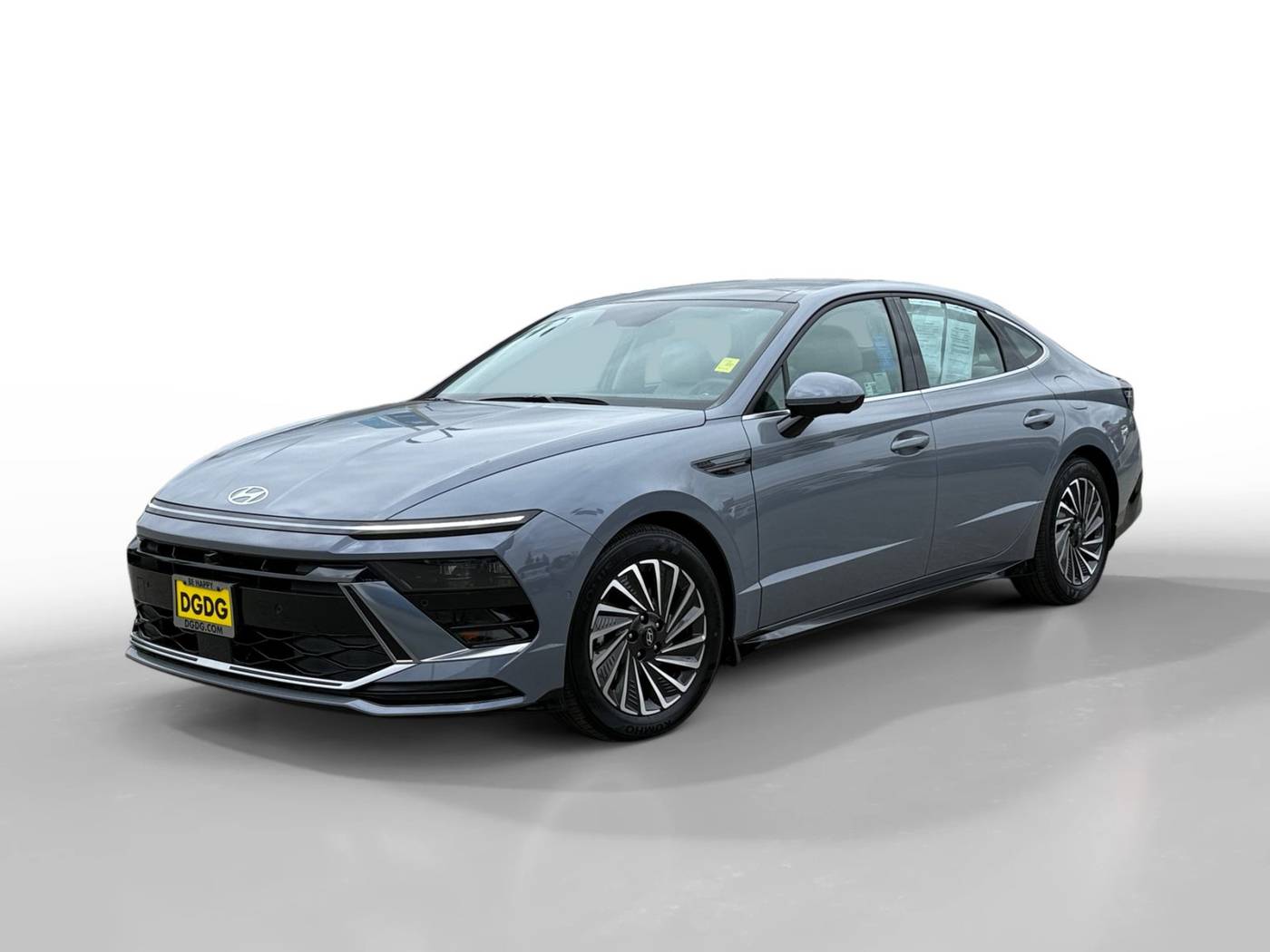 2025 Hyundai Sonata Hybrid Limited — Sedan — 61 mi — Santa Clara, CA