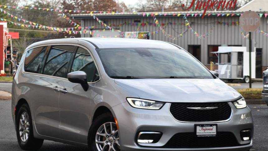 2023 Chrysler Pacifica Touring L — Minivan — 56,437 mi — Manassas, VA