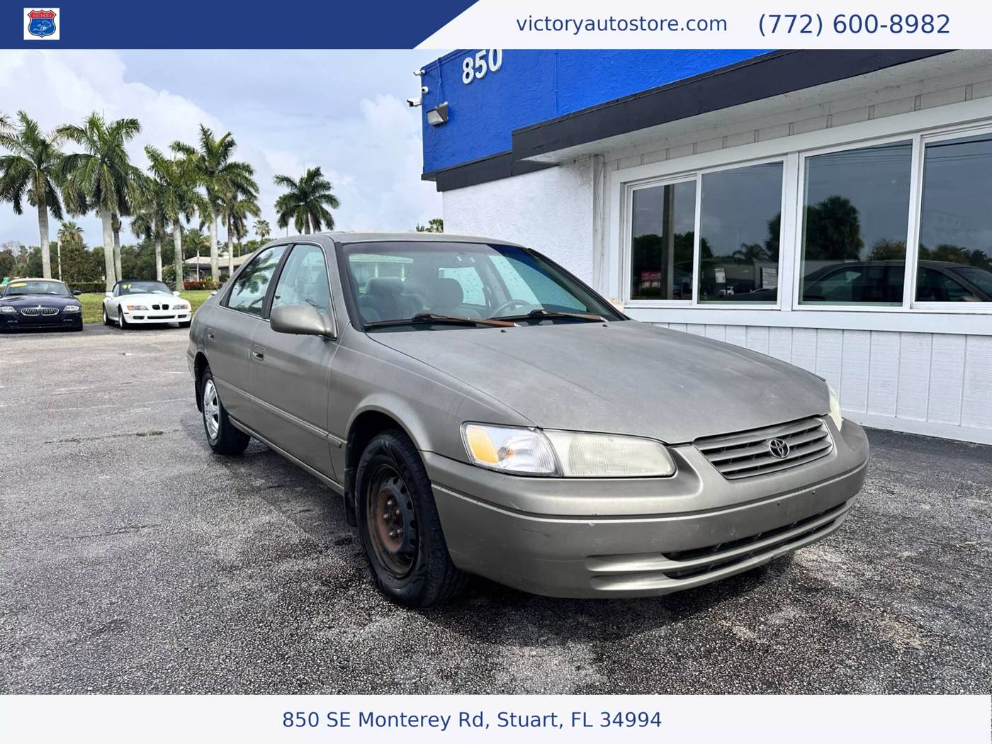 1999 Toyota Camry XLE — Sedan — 200,000 mi — Stuart, FL