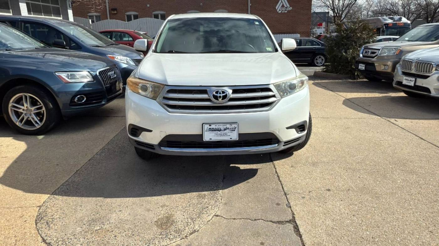 2013 Toyota Highlander Base — SUV — 141,385 mi — Falls Church, VA