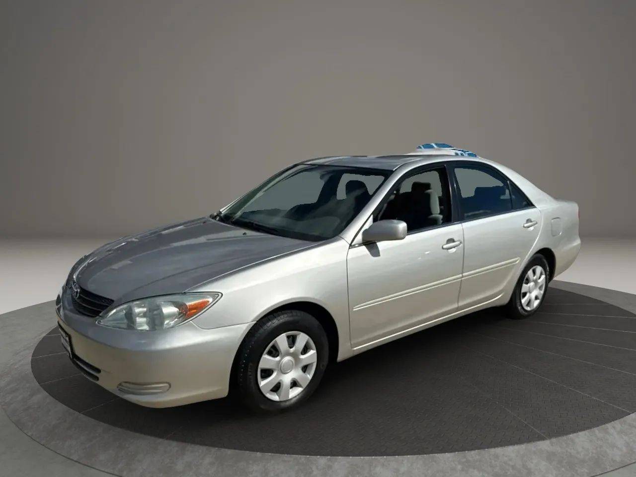 2004 Toyota Camry LE — Sedan — 111,085 mi — Falls Church, VA