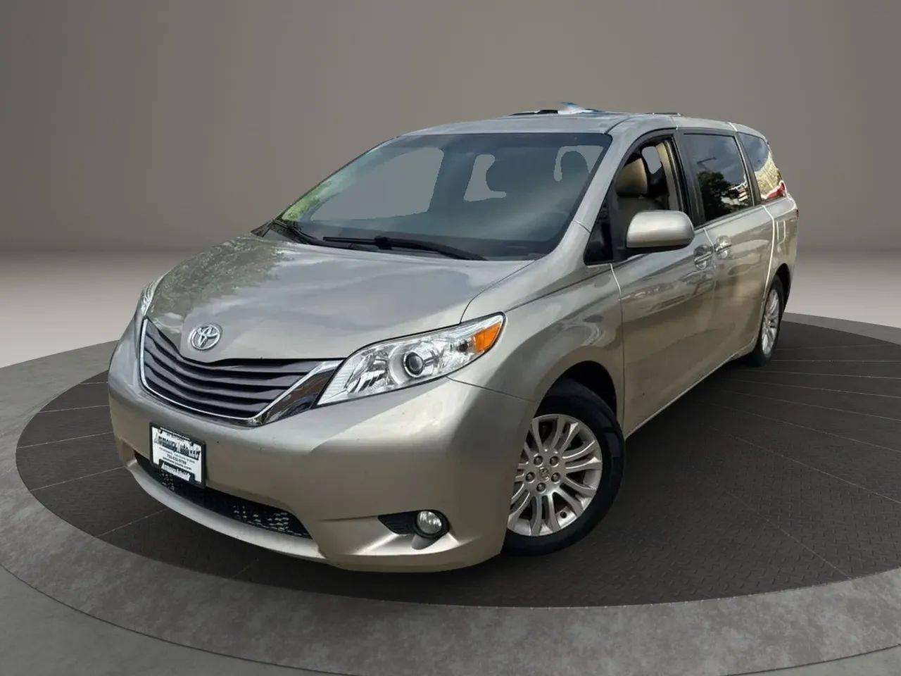 2015 Toyota Sienna XLE — Minivan — 179,965 mi — Falls Church, VA