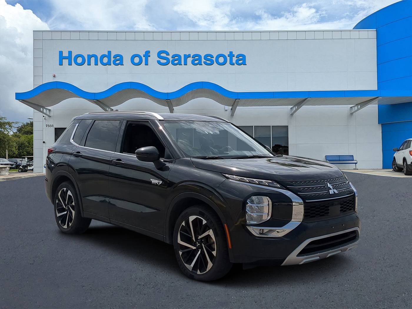 2023 Mitsubishi Outlander Plug-In Hybrid 40th Anniversary — SUV — 38,052 mi — Sarasota, FL