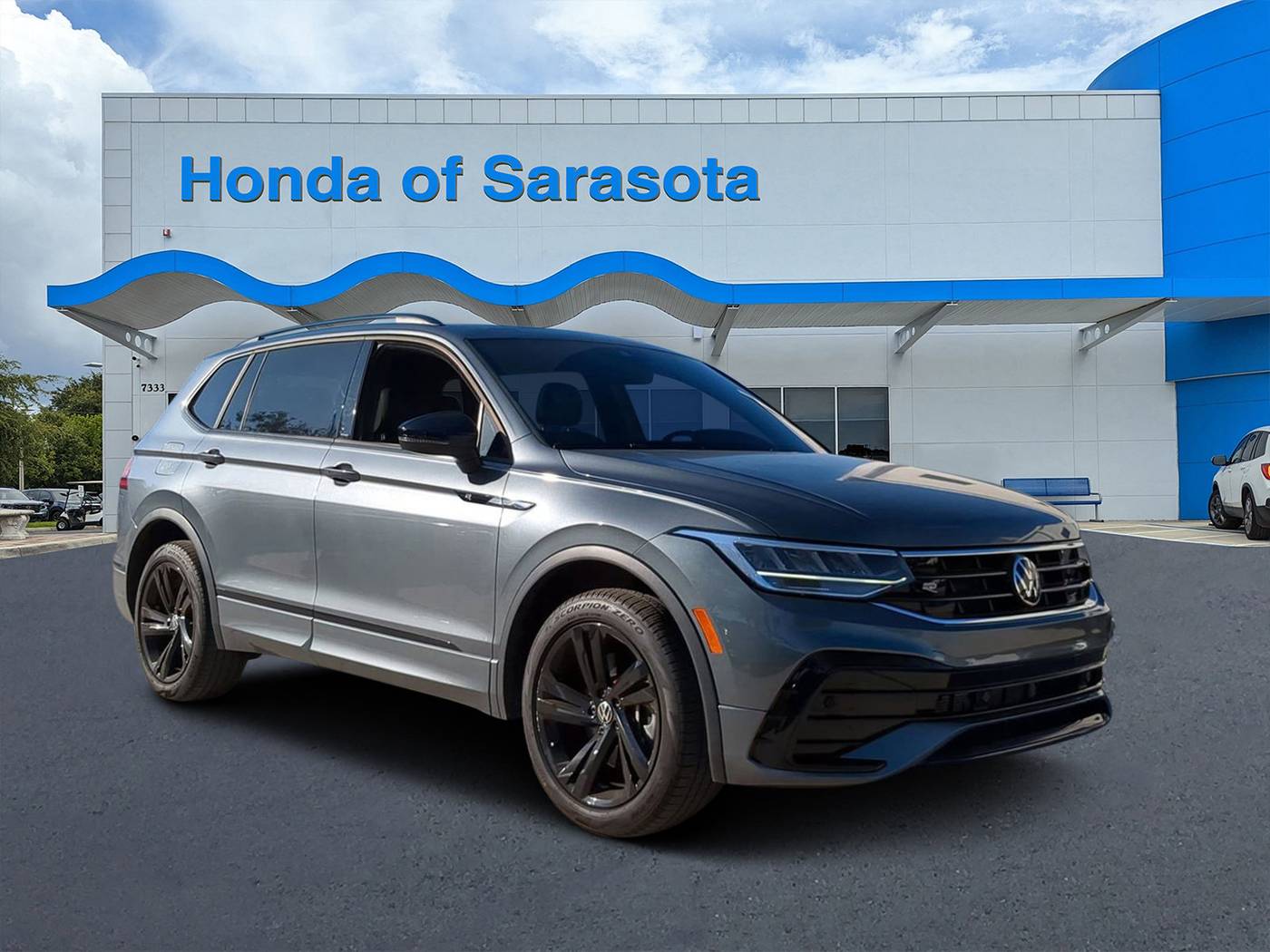 2023 Volkswagen Tiguan SE R-Line Black — SUV — 14,758 mi — Sarasota, FL