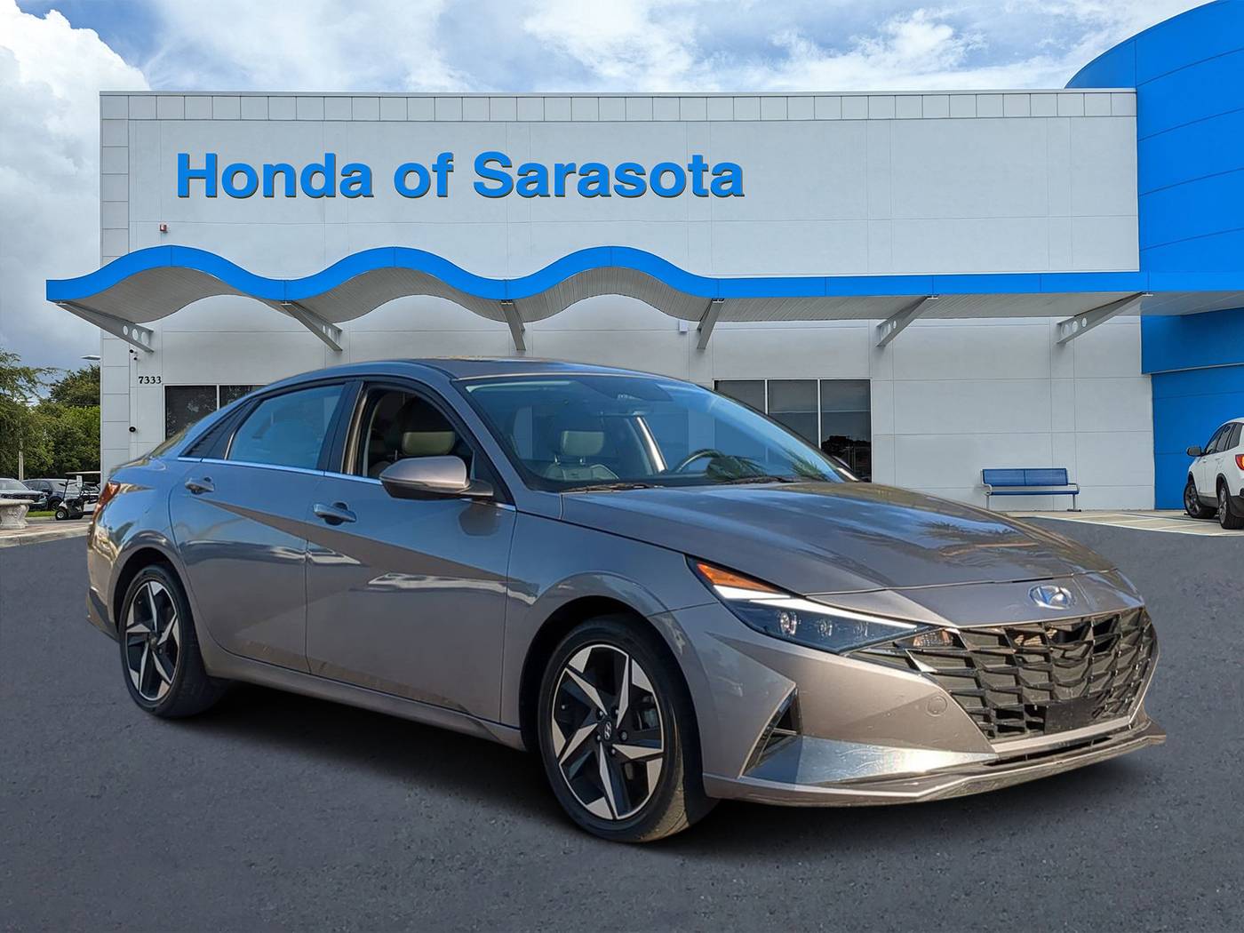 2023 Hyundai Elantra Hybrid Limited — Sedan — 33,010 mi — Sarasota, FL