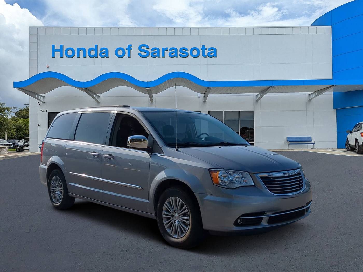 2016 Chrysler Town & Country Touring-L — Minivan — 42,435 mi — Sarasota, FL