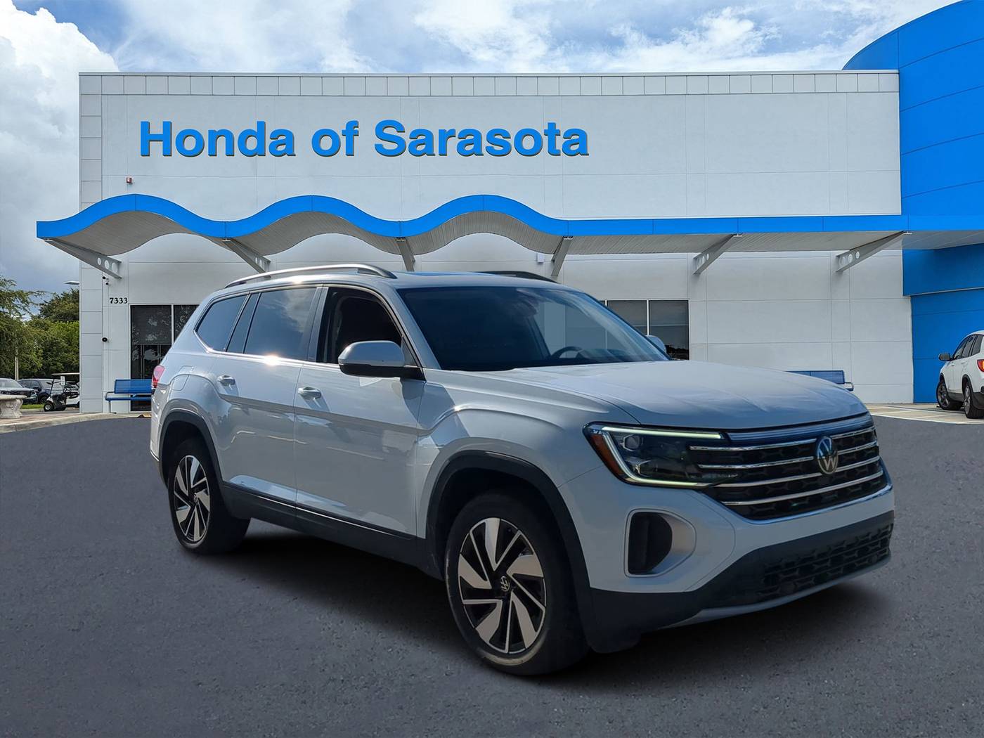 2024 Volkswagen Atlas SE with Technology — SUV — 33,454 mi — Sarasota, FL