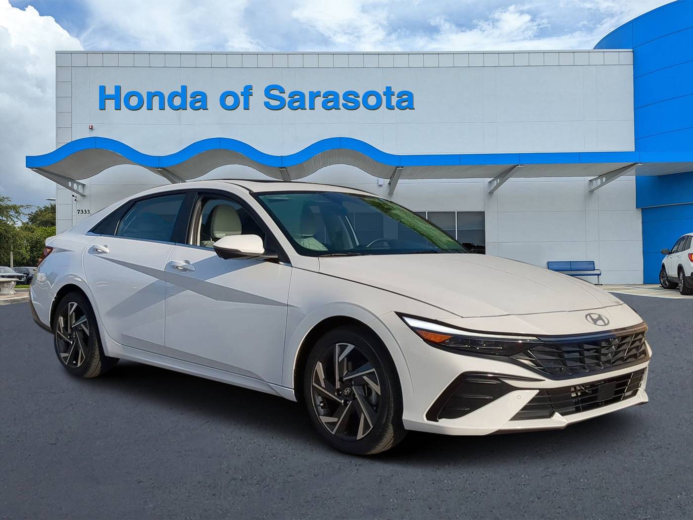 2024 Hyundai Elantra Limited — Sedan — 16,514 mi — Sarasota, FL