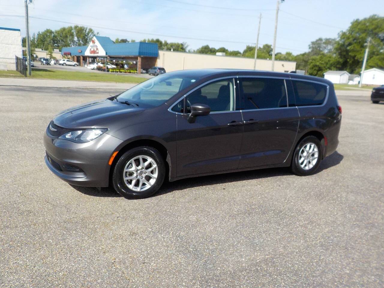 2022 Chrysler Voyager LX — Minivan — 73,562 mi — Benson, NC