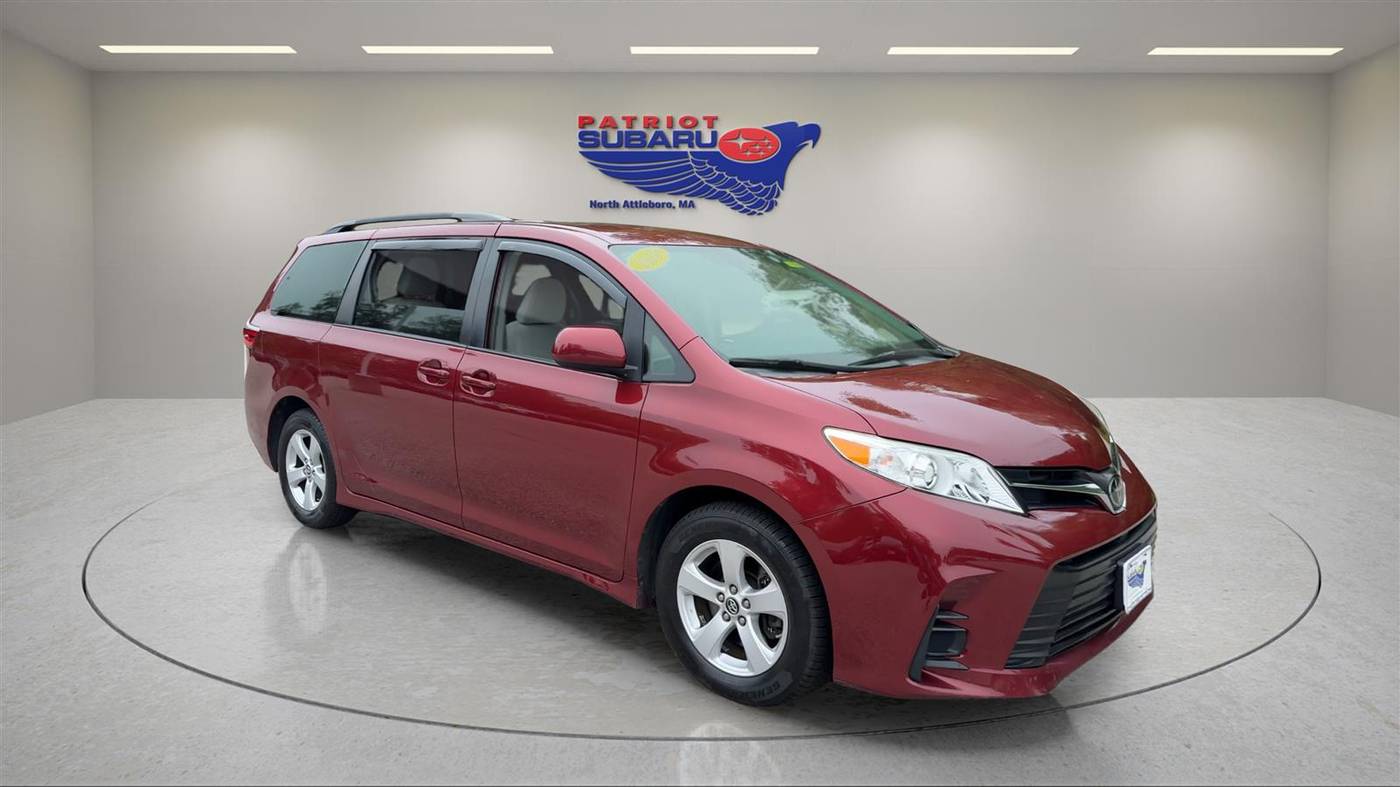 2019 Toyota Sienna LE — Minivan — 71,671 mi — North Attleboro, MA
