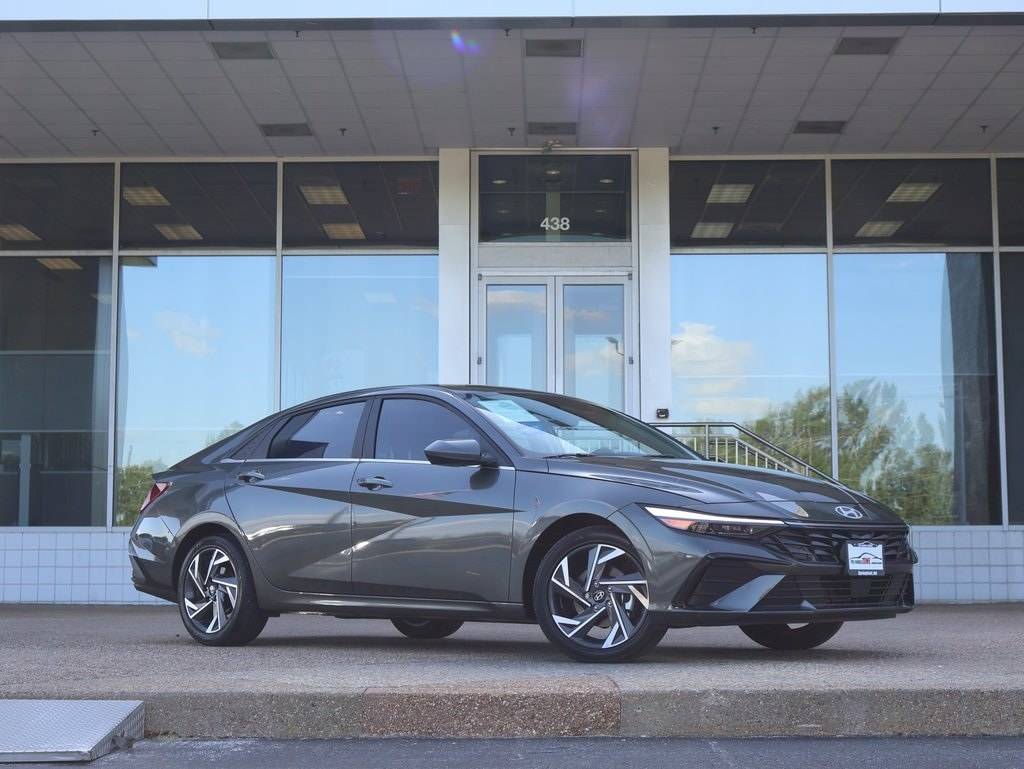 2024 Hyundai Elantra SEL — Sedan — 5,193 mi — Springfield, MO