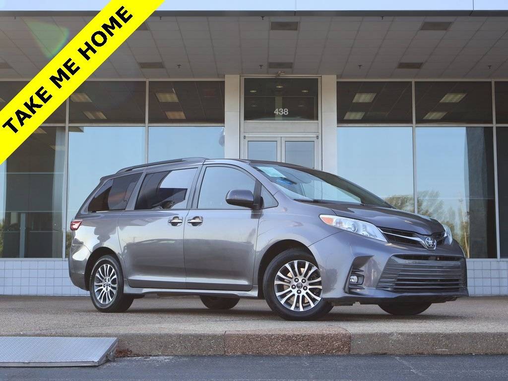2020 Toyota Sienna XLE — Minivan — 90,511 mi — Springfield, MO