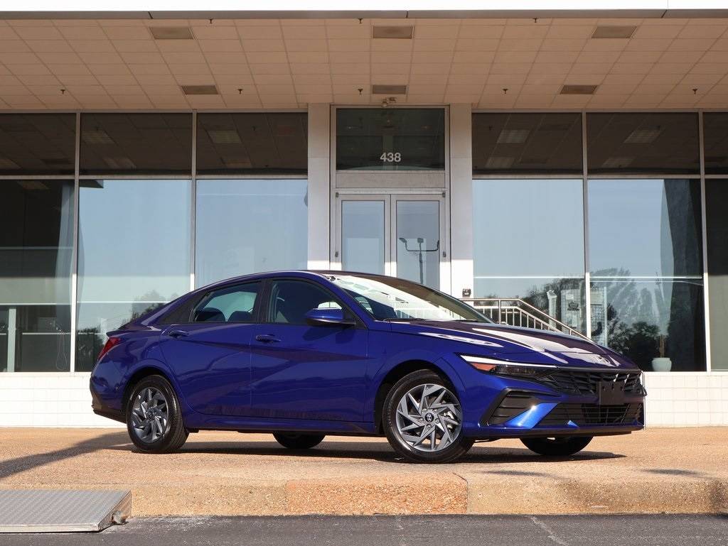 2024 Hyundai Elantra SEL — Sedan — 12,038 mi — Springfield, MO