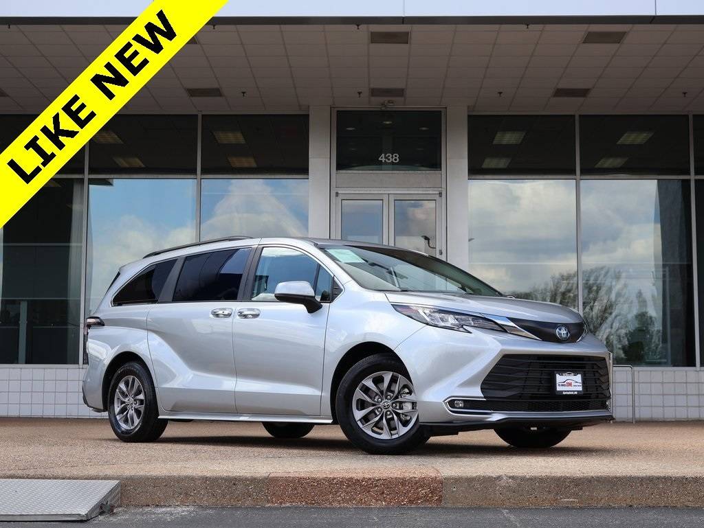 2023 Toyota Sienna XLE — Minivan — 28,864 mi — Springfield, MO