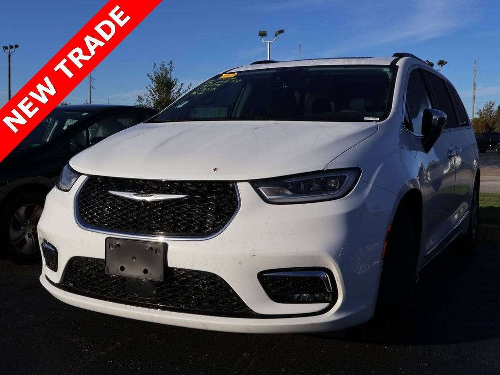 2023 Chrysler Pacifica Limited — Minivan — 58,580 mi — Springfield, MO