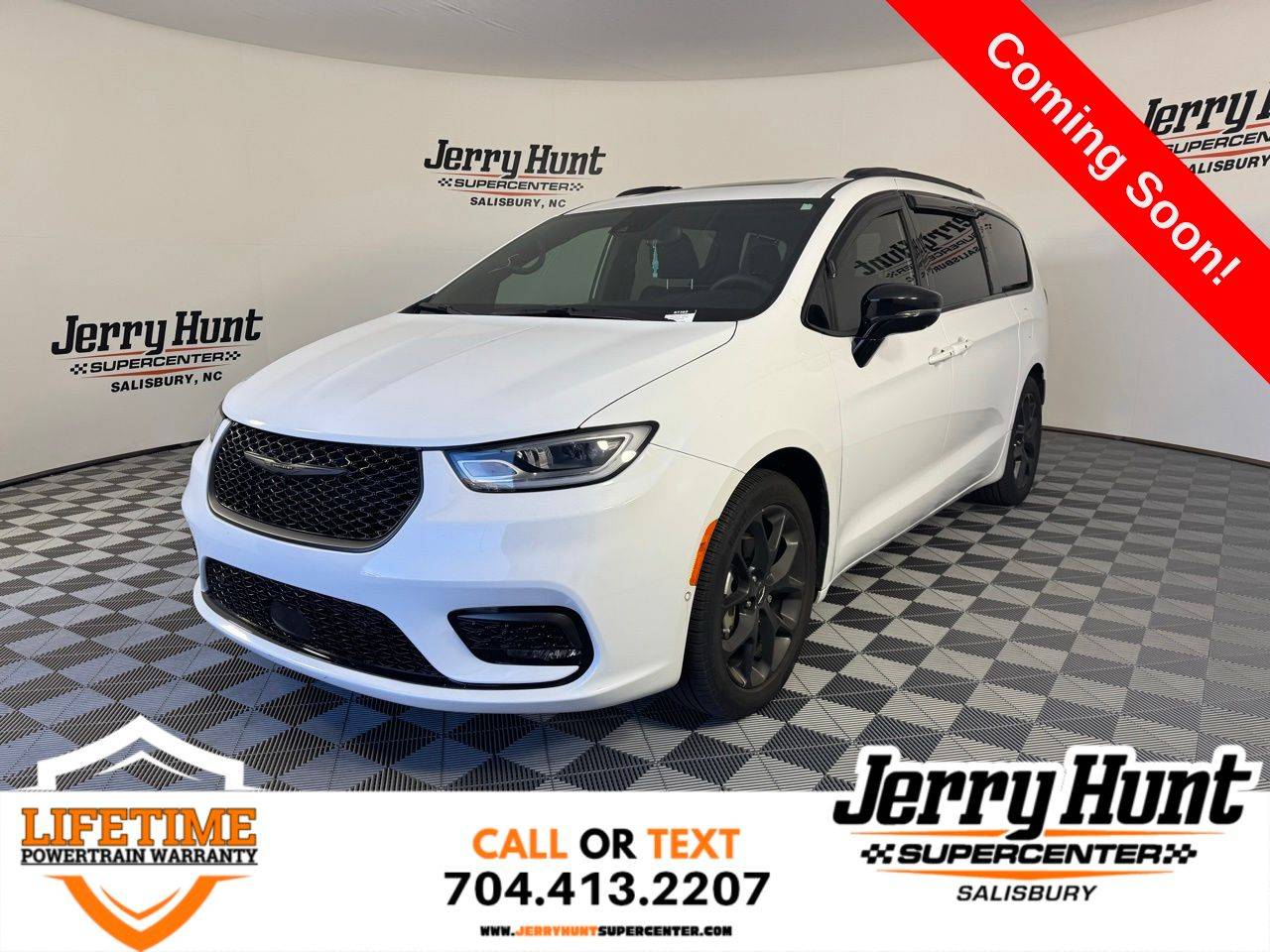 2024 Chrysler Pacifica Limited — Minivan — 10,123 mi — Salisbury, NC