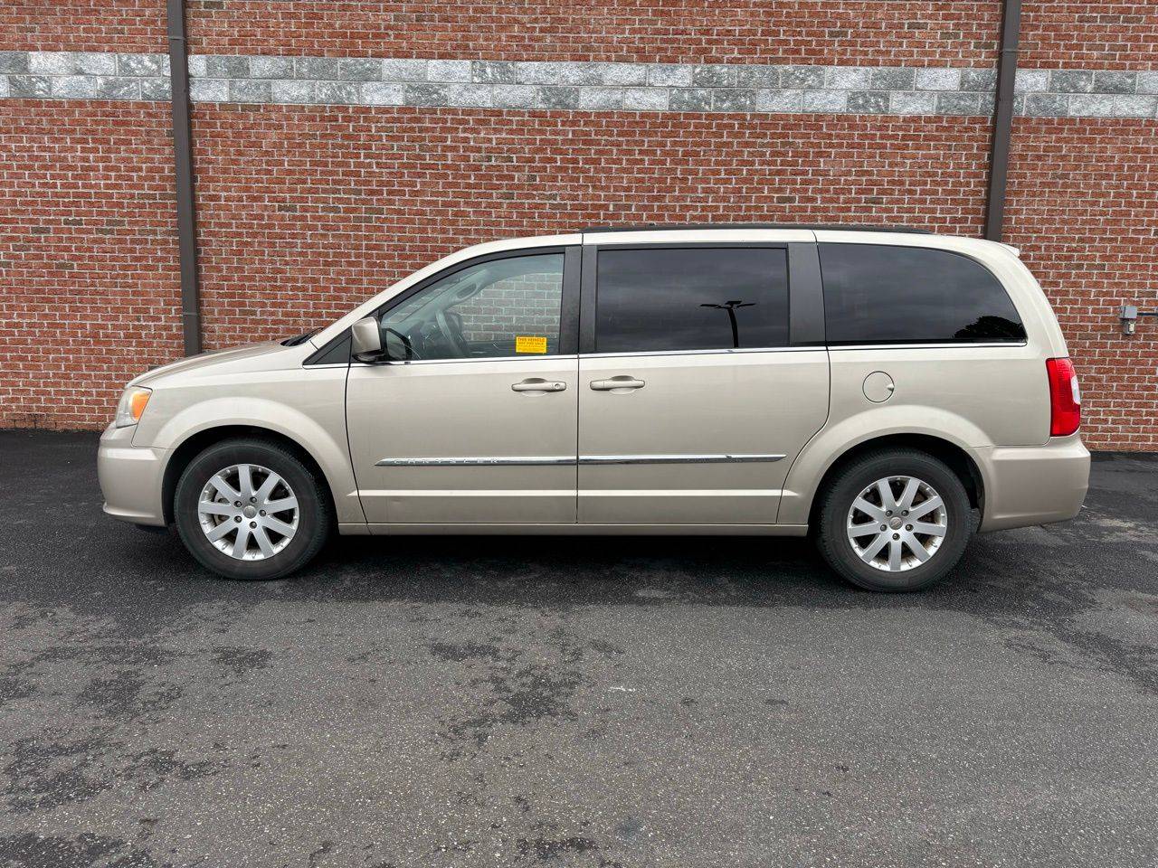 2014 Chrysler Town & Country Touring — Minivan — 52,288 mi — Salisbury, NC