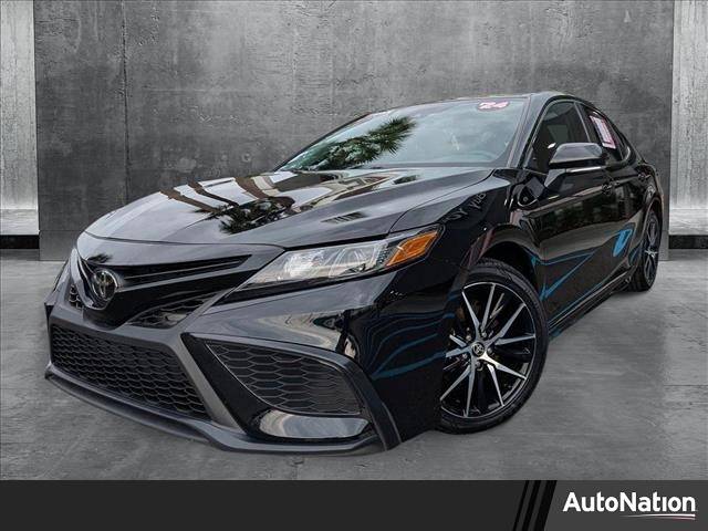 2024 Toyota Camry SE — Sedan — 14,328 mi — Charleston, SC