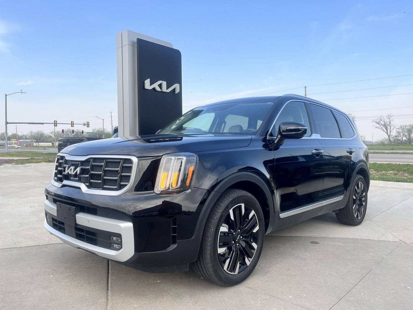 2024 Kia Telluride SX Prestige — SUV — 7,975 mi — Manhattan, KS