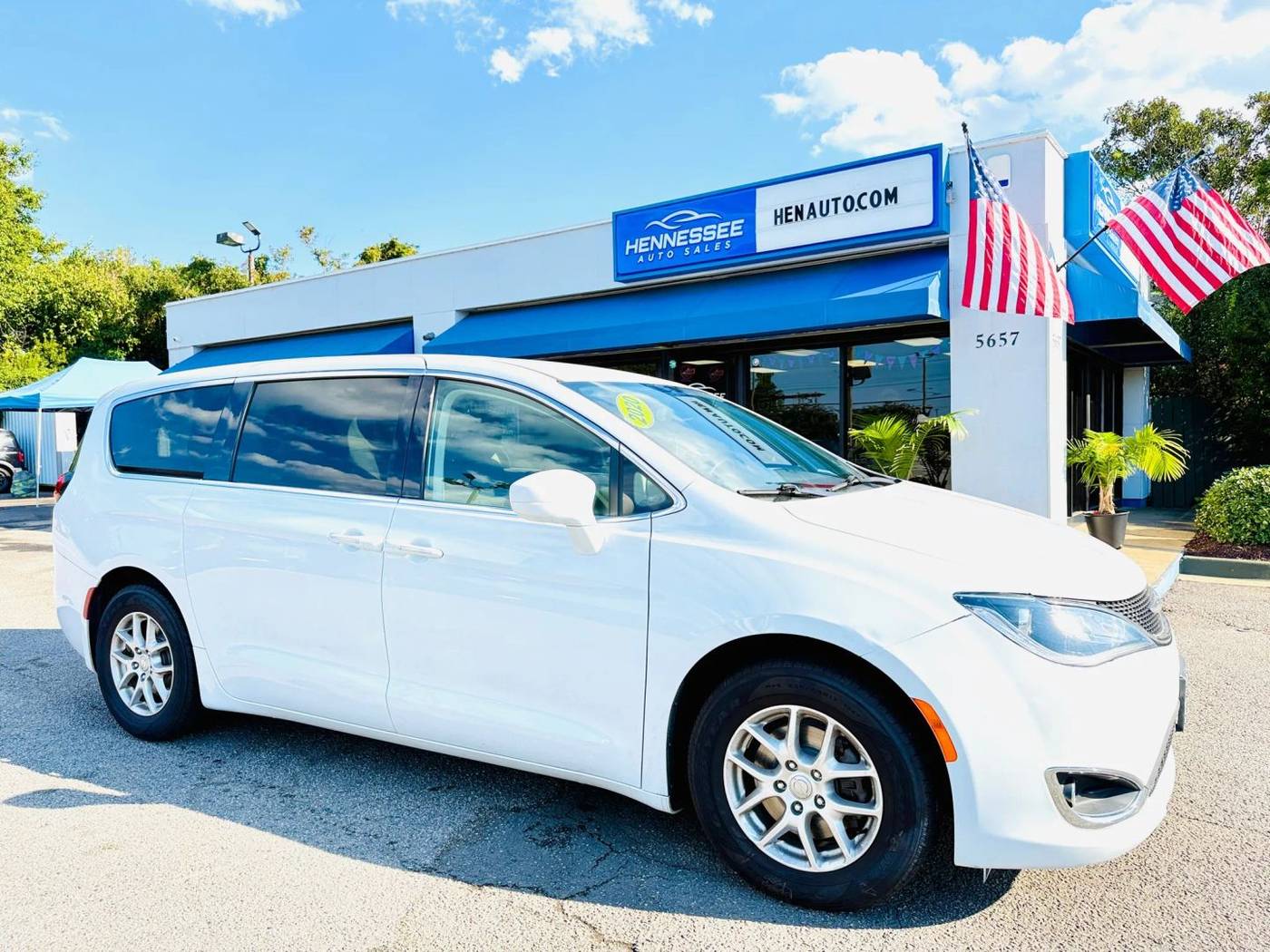 2020 Chrysler Pacifica Touring — Minivan — 97,455 mi — Virginia Beach, VA