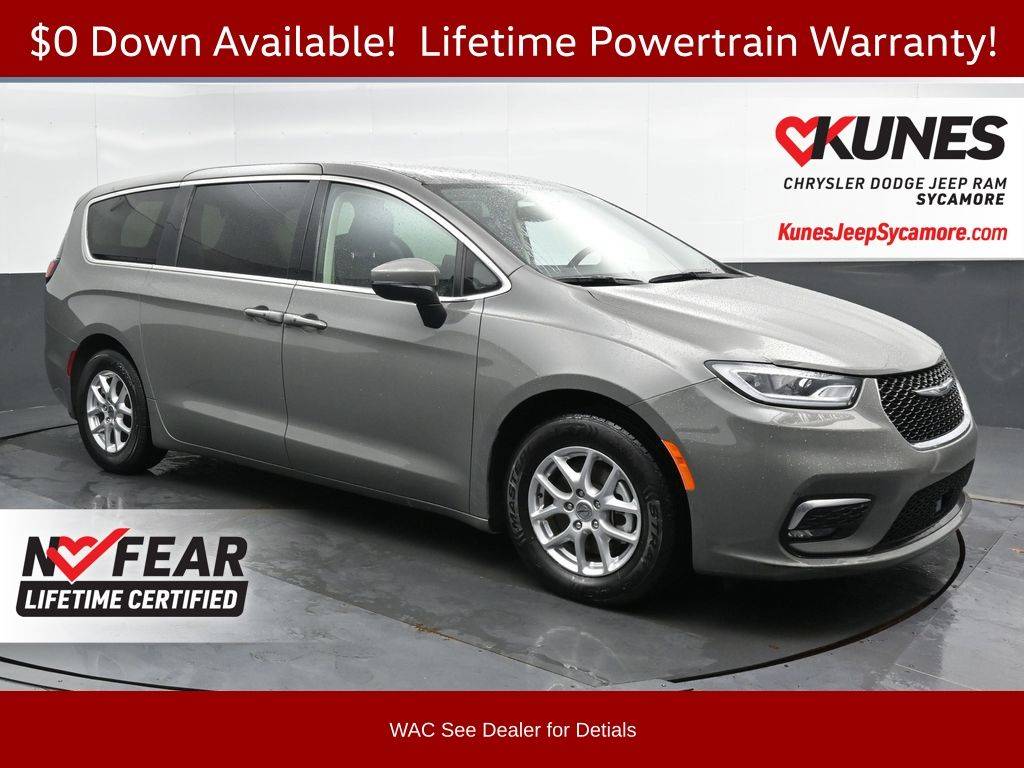 2023 Chrysler Pacifica Touring L — Minivan — 66,129 mi — Sycamore, IL