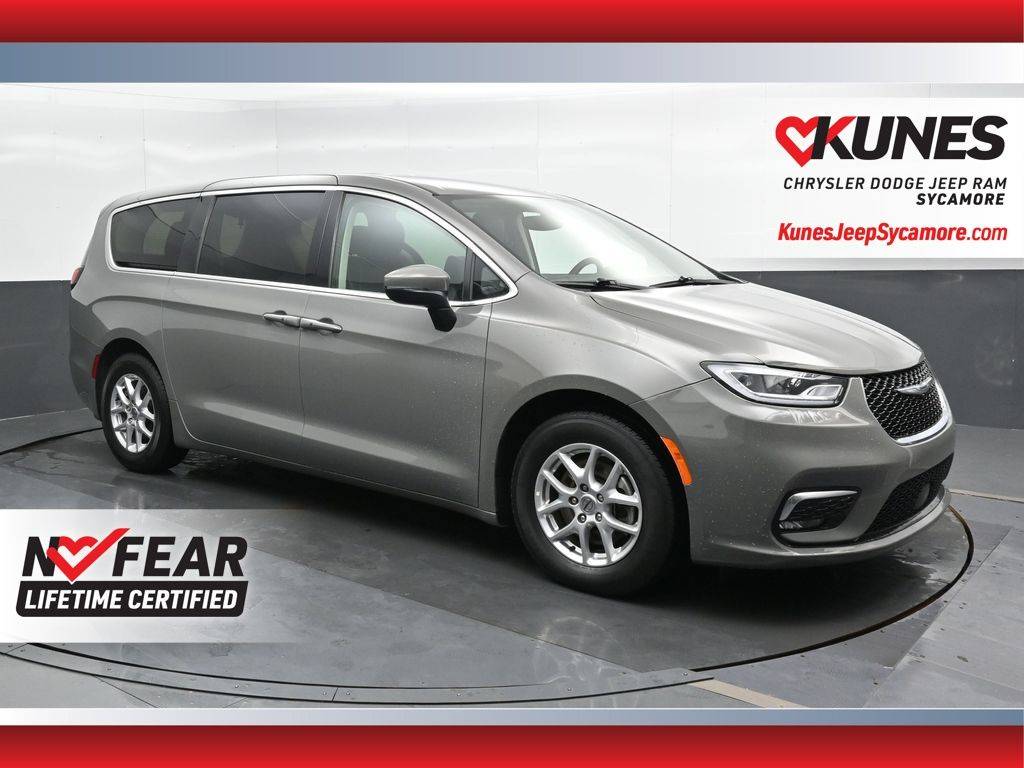 2023 Chrysler Pacifica Touring L — Minivan — 76,958 mi — Sycamore, IL