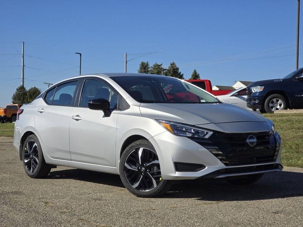 2025 Nissan Versa SR