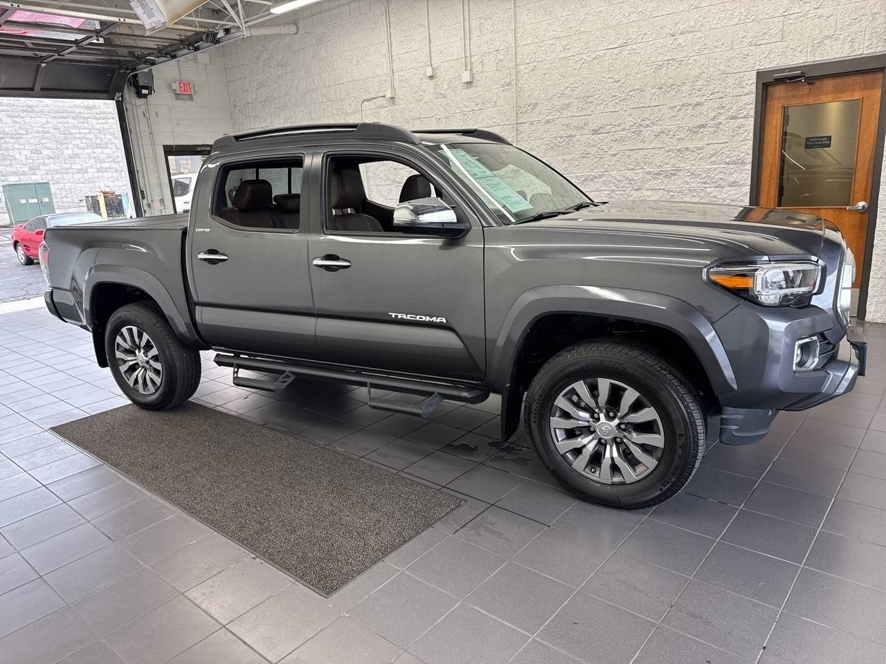 2020 Toyota Tacoma Limited — Pickup Truck — 69,982 mi — Springfield, MO