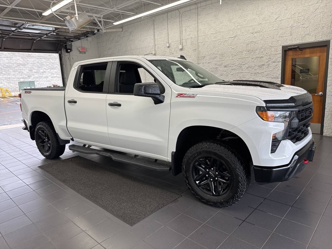 2024 Chevrolet Silverado 1500 Custom Trail Boss — Pickup Truck — 14,486 mi — Springfield, MO