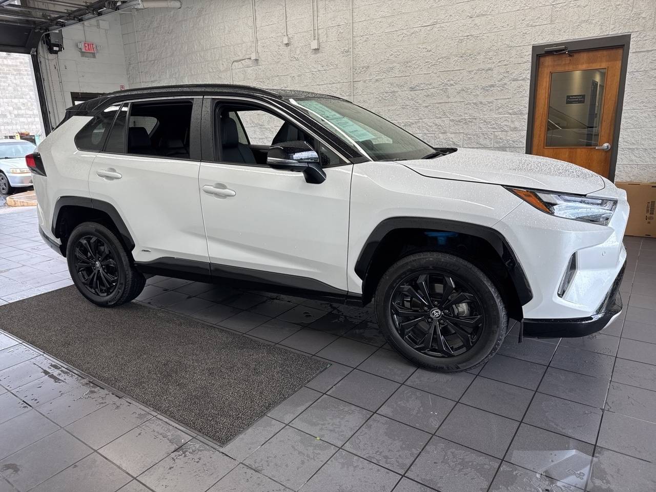2024 Toyota RAV4 Hybrid XSE — SUV — 20,702 mi — Springfield, MO