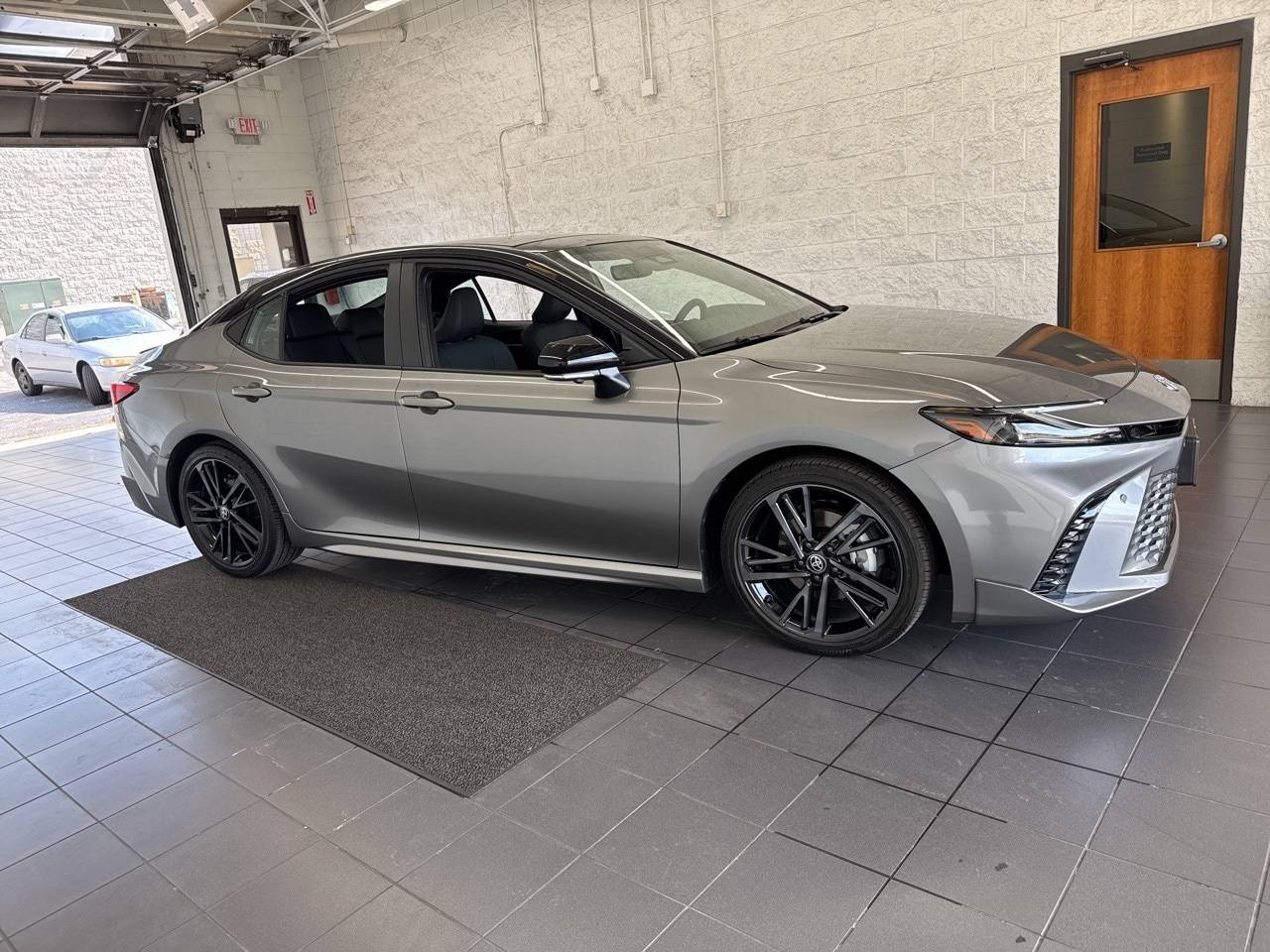 2025 Toyota Camry Hybrid XSE — Sedan — 5,232 mi — Springfield, MO