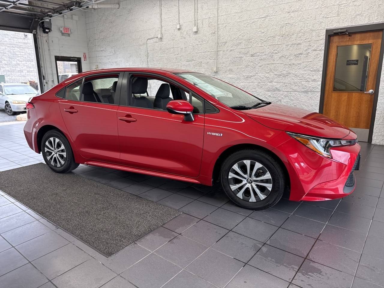 2020 Toyota Corolla Hybrid LE — Sedan — 46,450 mi — Springfield, MO