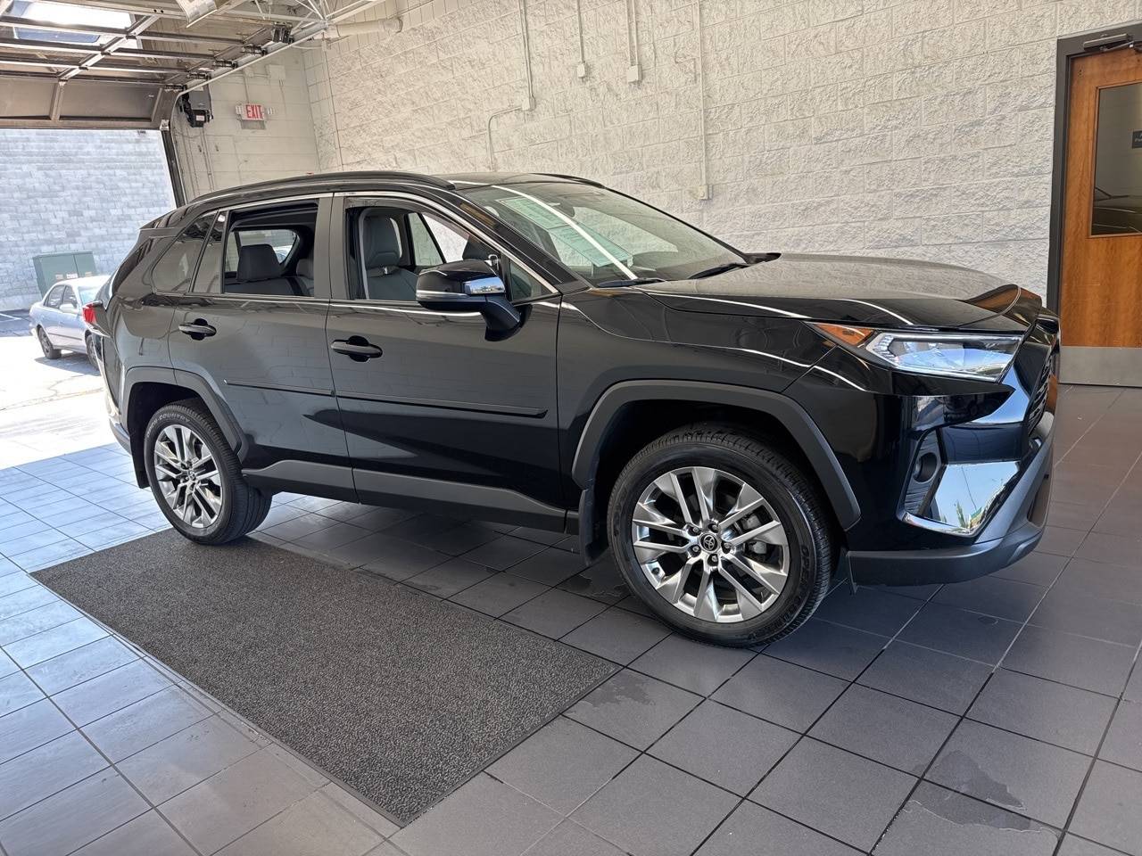 2021 Toyota RAV4 XLE Premium — SUV — 31,166 mi — Springfield, MO