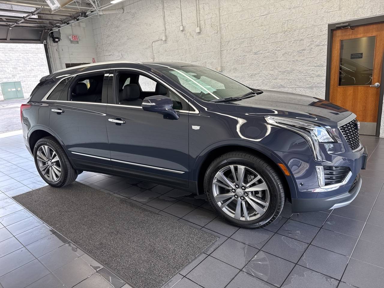 2024 Cadillac XT5 Premium Luxury — SUV — 5,358 mi — Springfield, MO