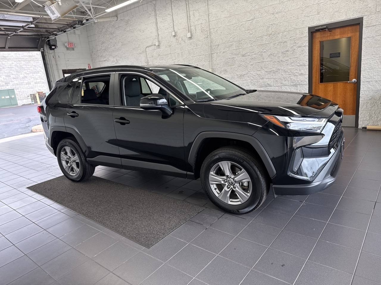 2024 Toyota RAV4 XLE — SUV — 17,716 mi — Springfield, MO