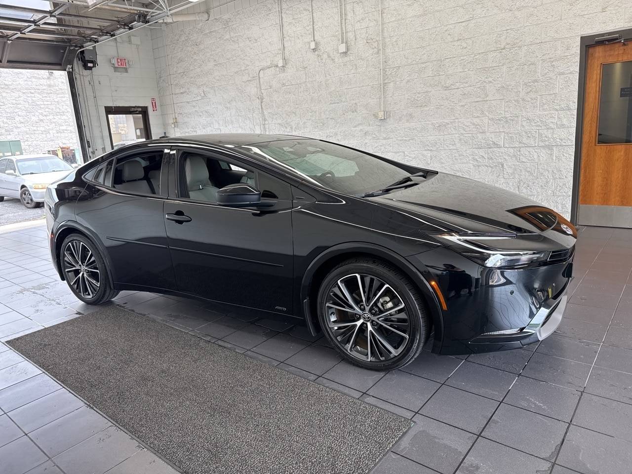 2024 Toyota Prius Limited — Hatchback — 5,547 mi — Springfield, MO