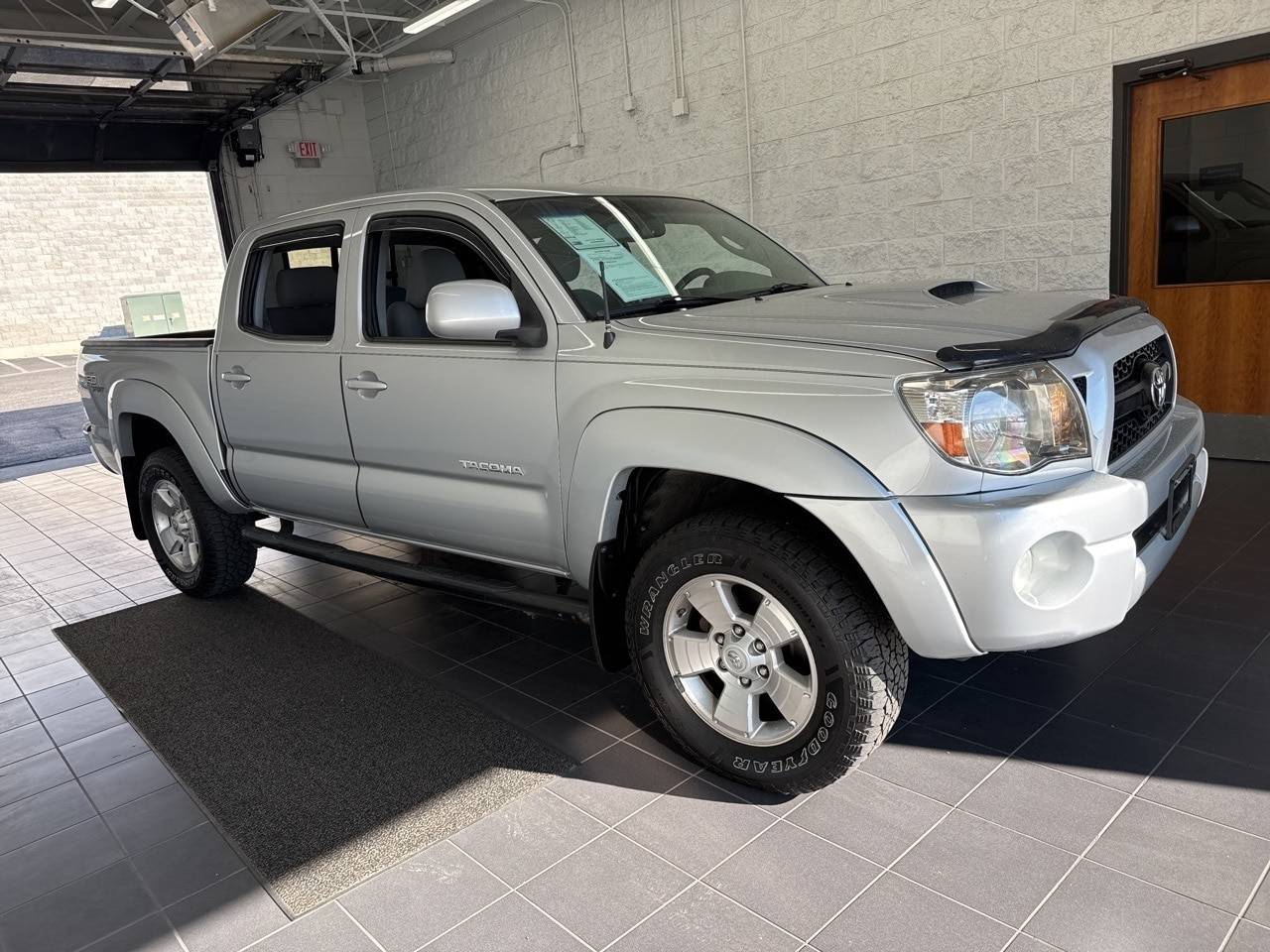 2011 Toyota Tacoma Base — Pickup Truck — 172,918 mi — Springfield, MO