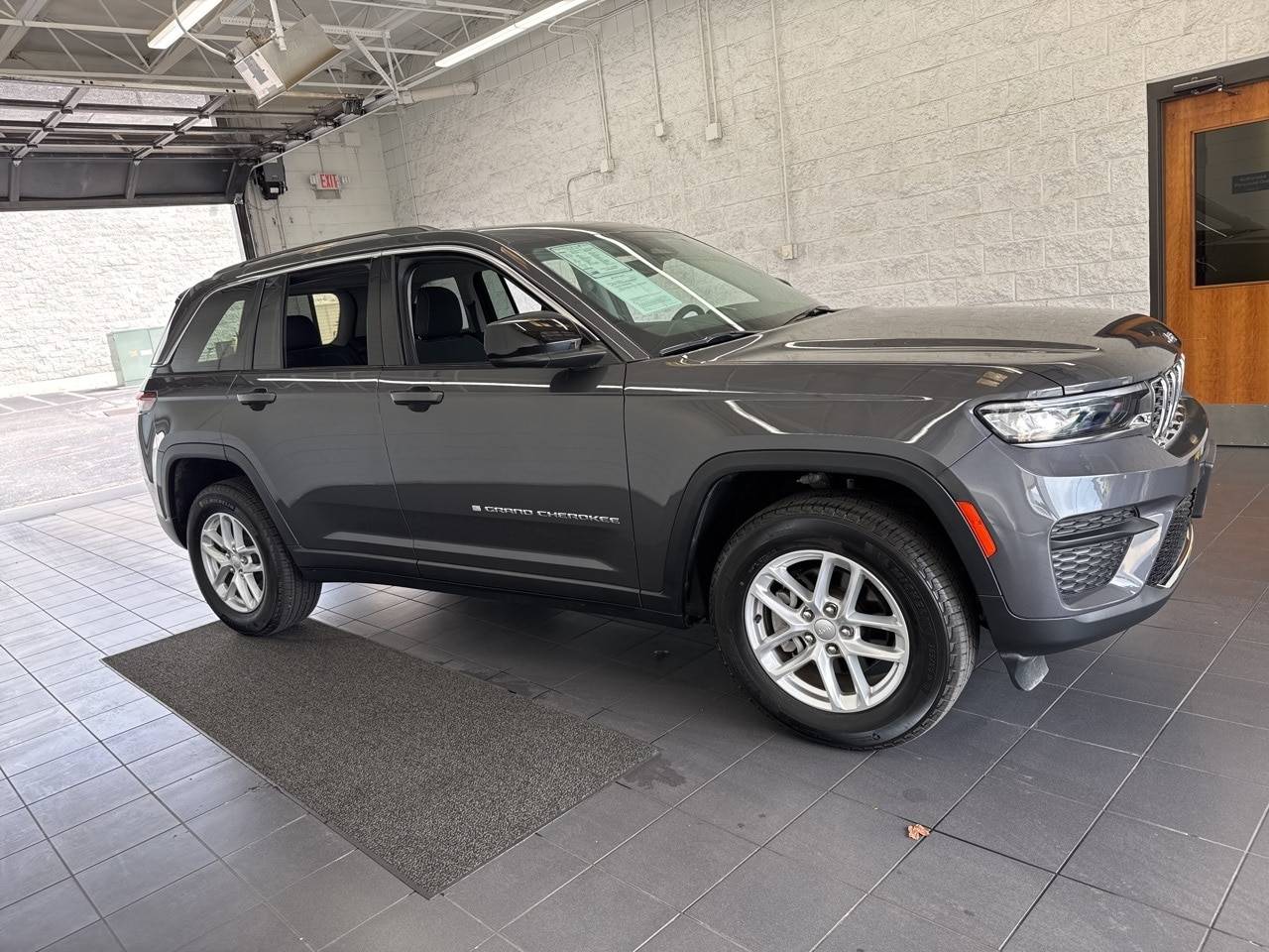 2023 Jeep Grand Cherokee Laredo X — SUV — 1,716 mi — Springfield, MO