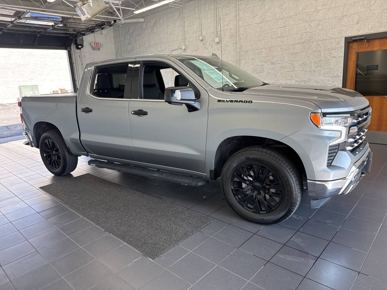 2024 Chevrolet Silverado 1500 LTZ — Pickup Truck — 23,386 mi — Springfield, MO