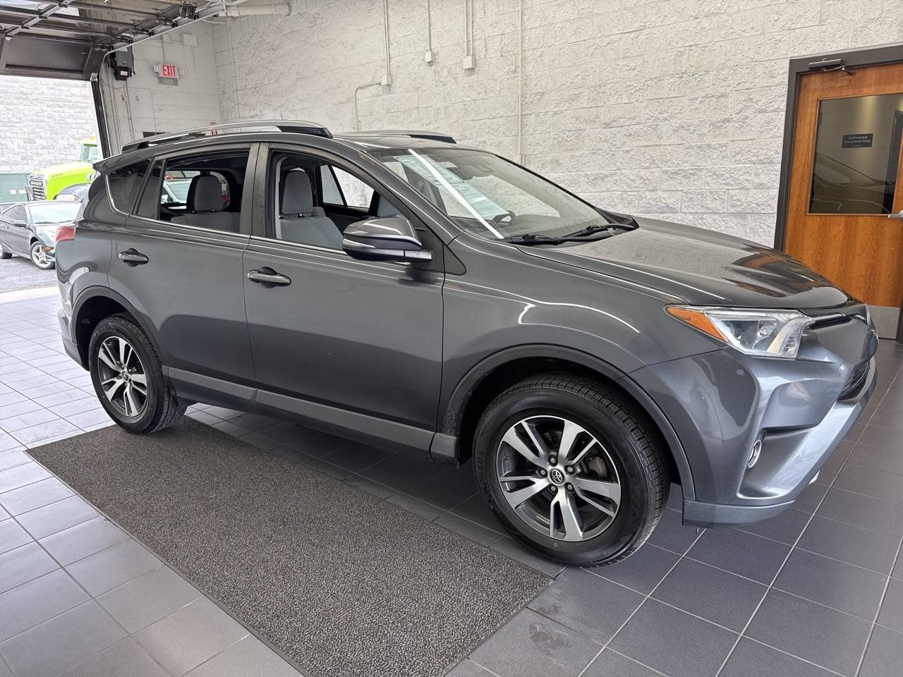 2018 Toyota RAV4 XLE — SUV — 161,744 mi — Springfield, MO