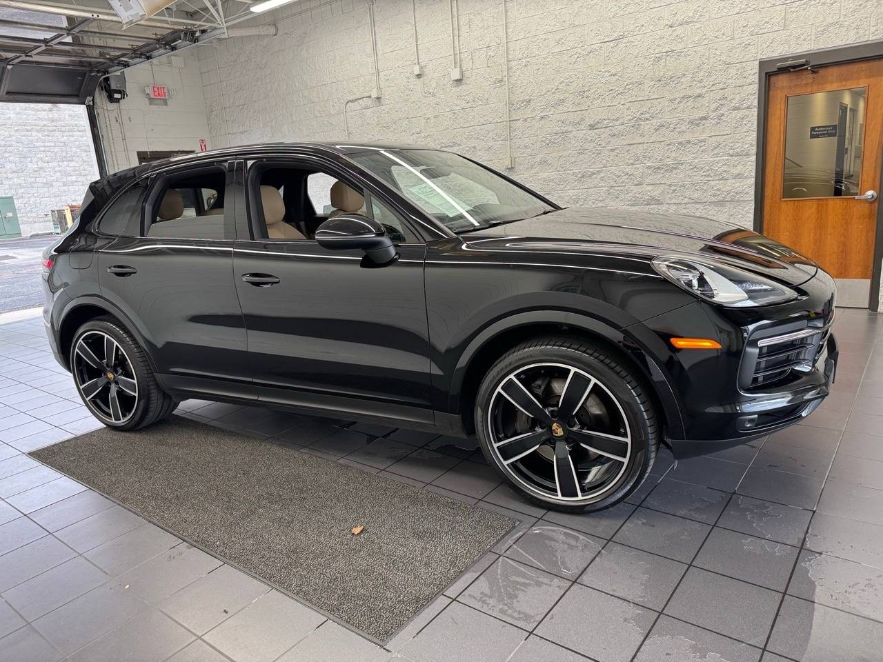 2022 Porsche Cayenne Standard — SUV — 69,636 mi — Springfield, MO