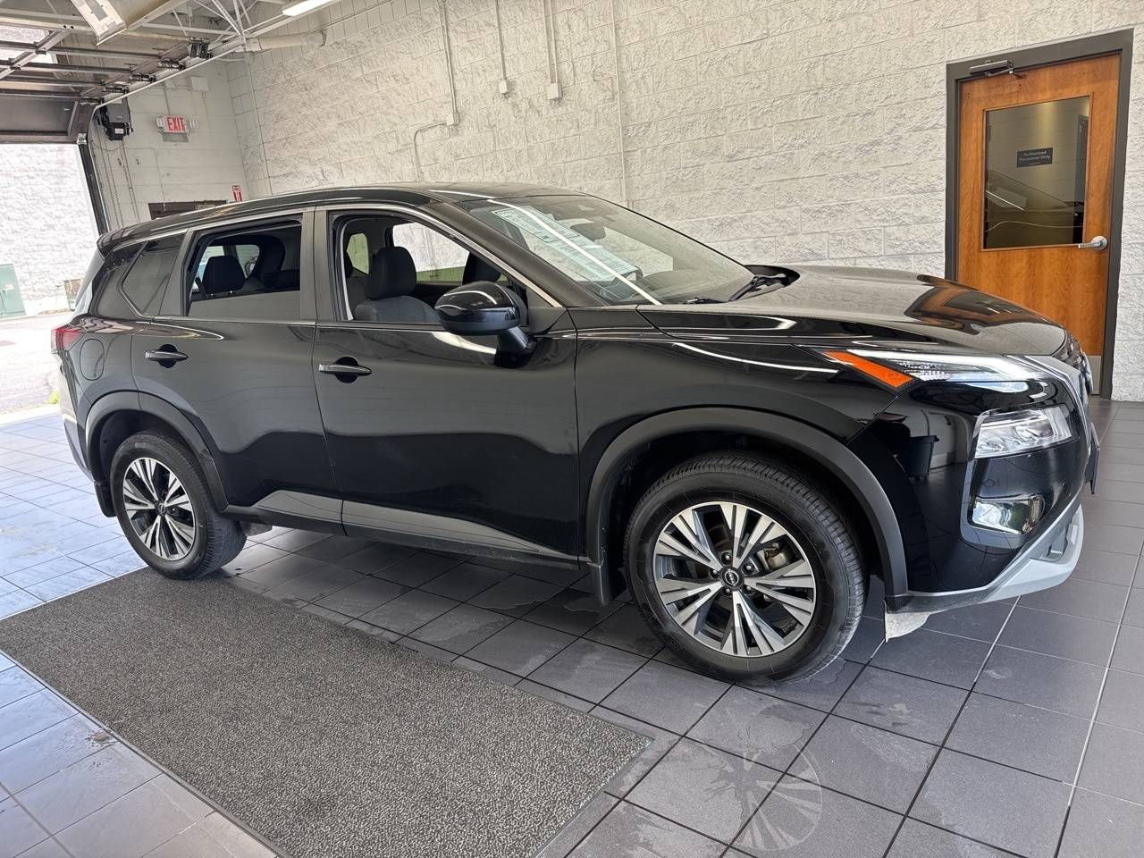 2023 Nissan Rogue SV — SUV — 52,691 mi — Springfield, MO