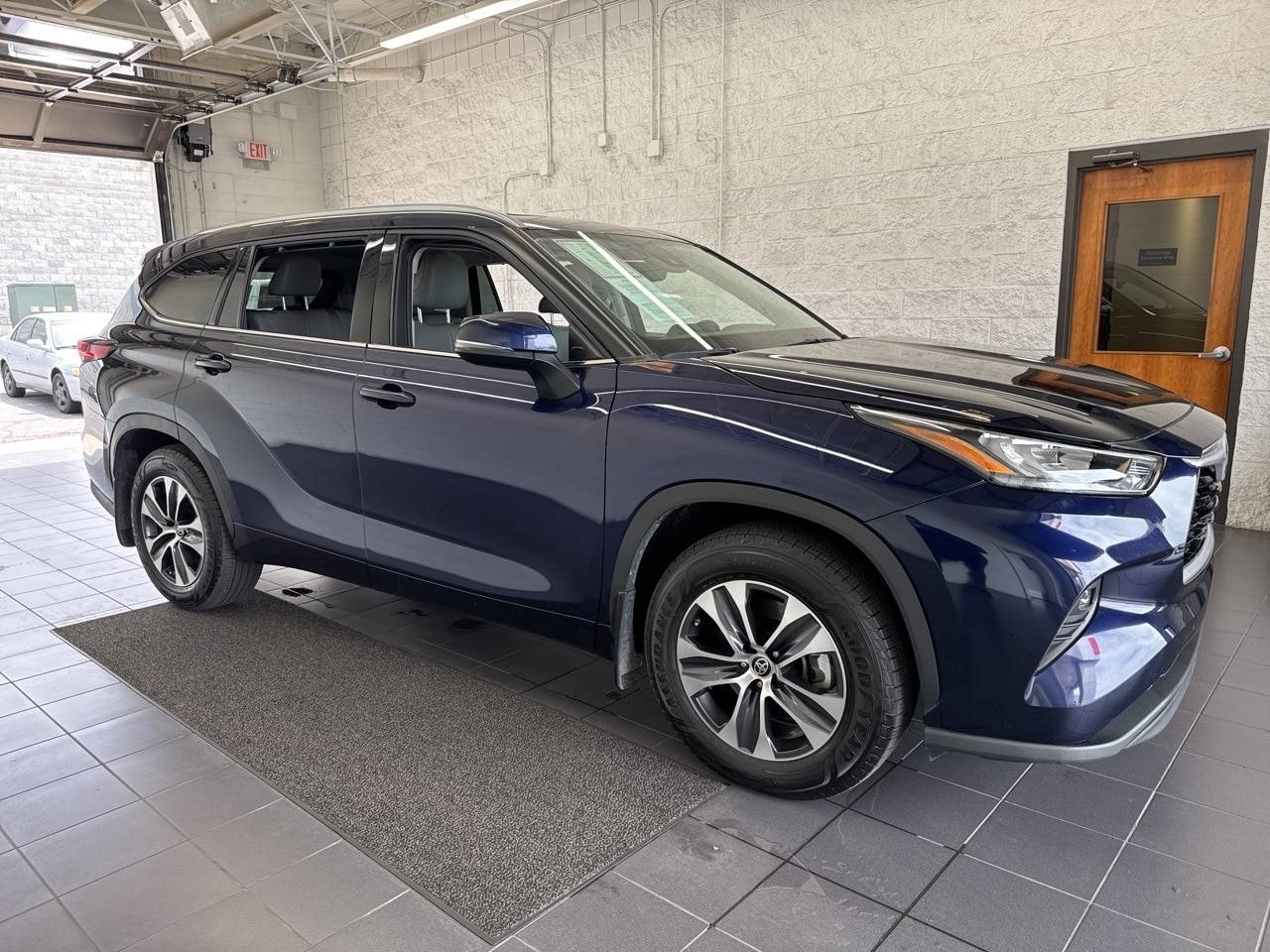 2020 Toyota Highlander XLE — SUV — 53,053 mi — Springfield, MO