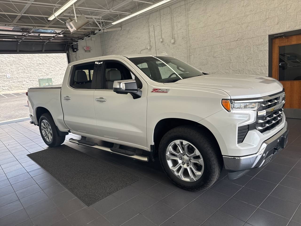 2023 Chevrolet Silverado 1500 LTZ — Pickup Truck — 46,942 mi — Springfield, MO