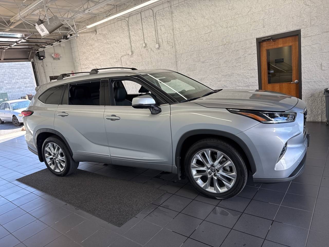 2022 Toyota Highlander Limited — SUV — 60,571 mi — Springfield, MO